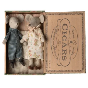 Grand-Mère & Grand-Père Souris Et Leur Boîte